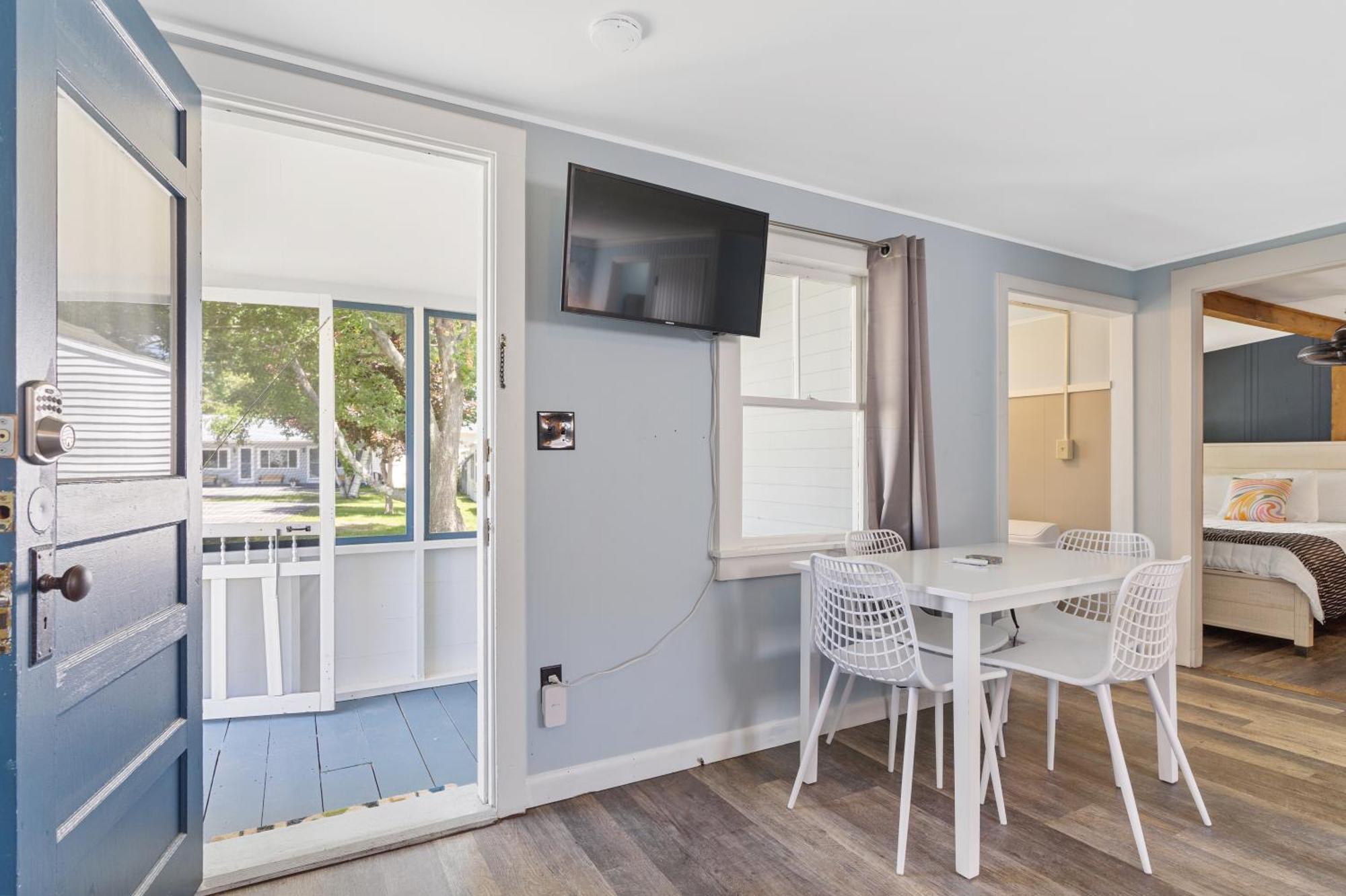 The Beaches Guestrooms And Cottages Уэллс Экстерьер фото