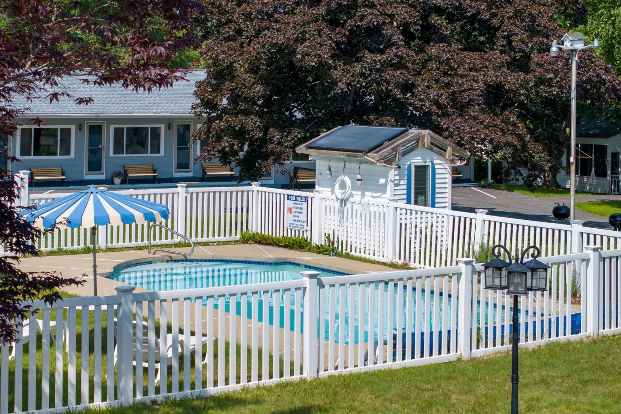 The Beaches Guestrooms And Cottages Уэллс Экстерьер фото