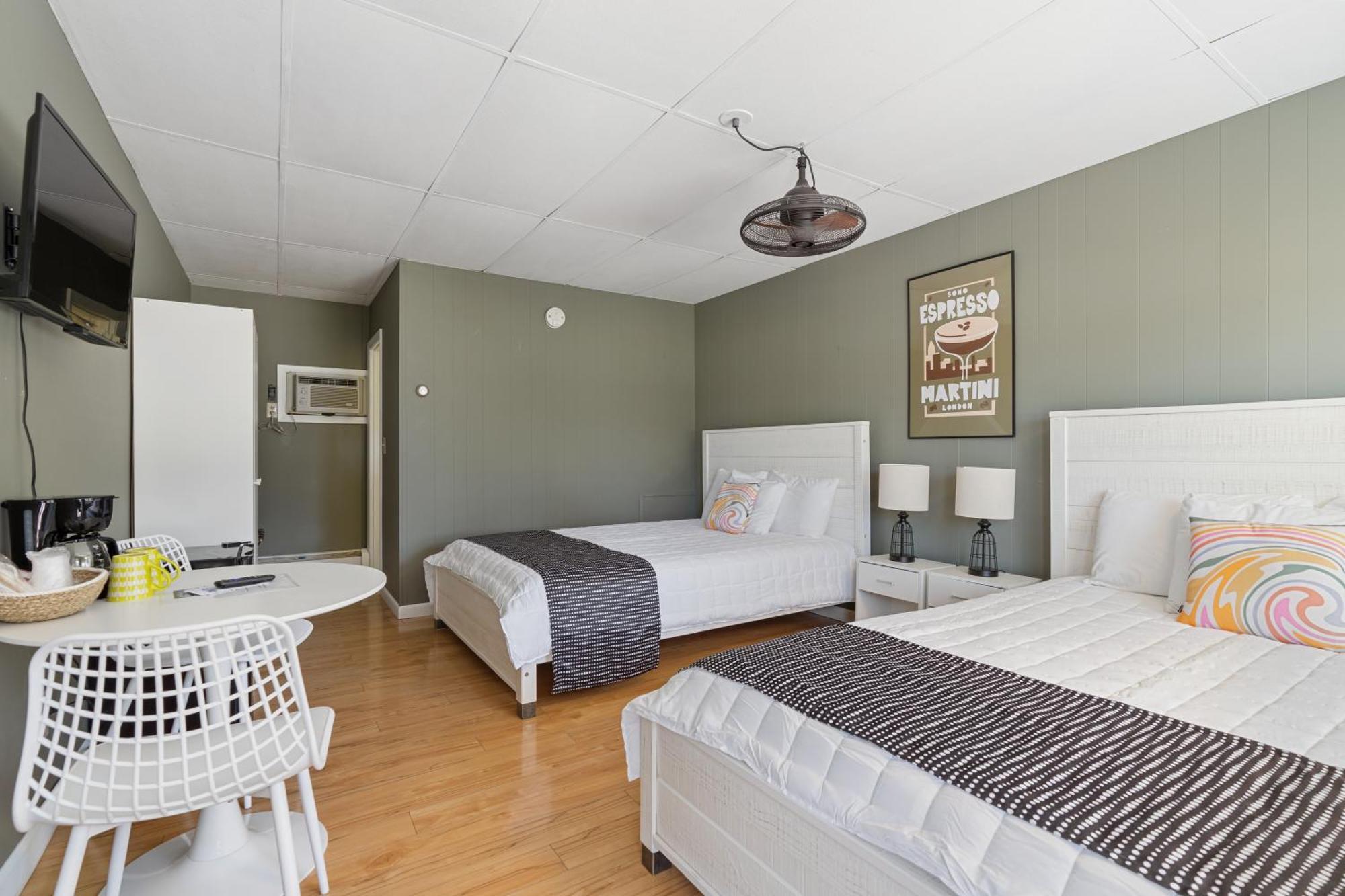 The Beaches Guestrooms And Cottages Уэллс Экстерьер фото